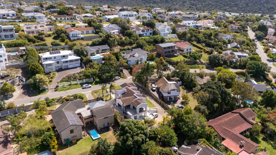 6 Bedroom Property for Sale in Lower Robberg Western Cape